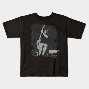 Dave Grohl // Retro Poster Kids T-Shirt